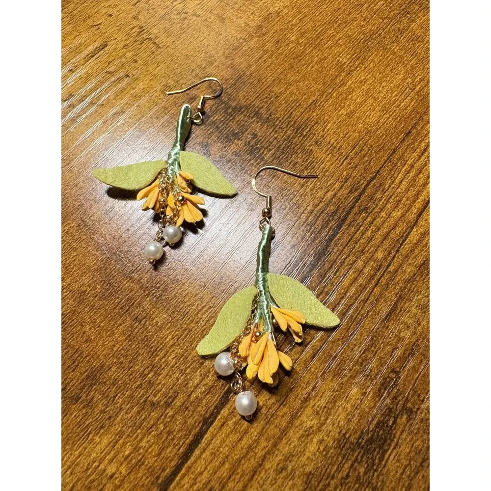 Vintage style Osmanthus Tassel Earrings Floral Velvet Dangle Hook Earrings new